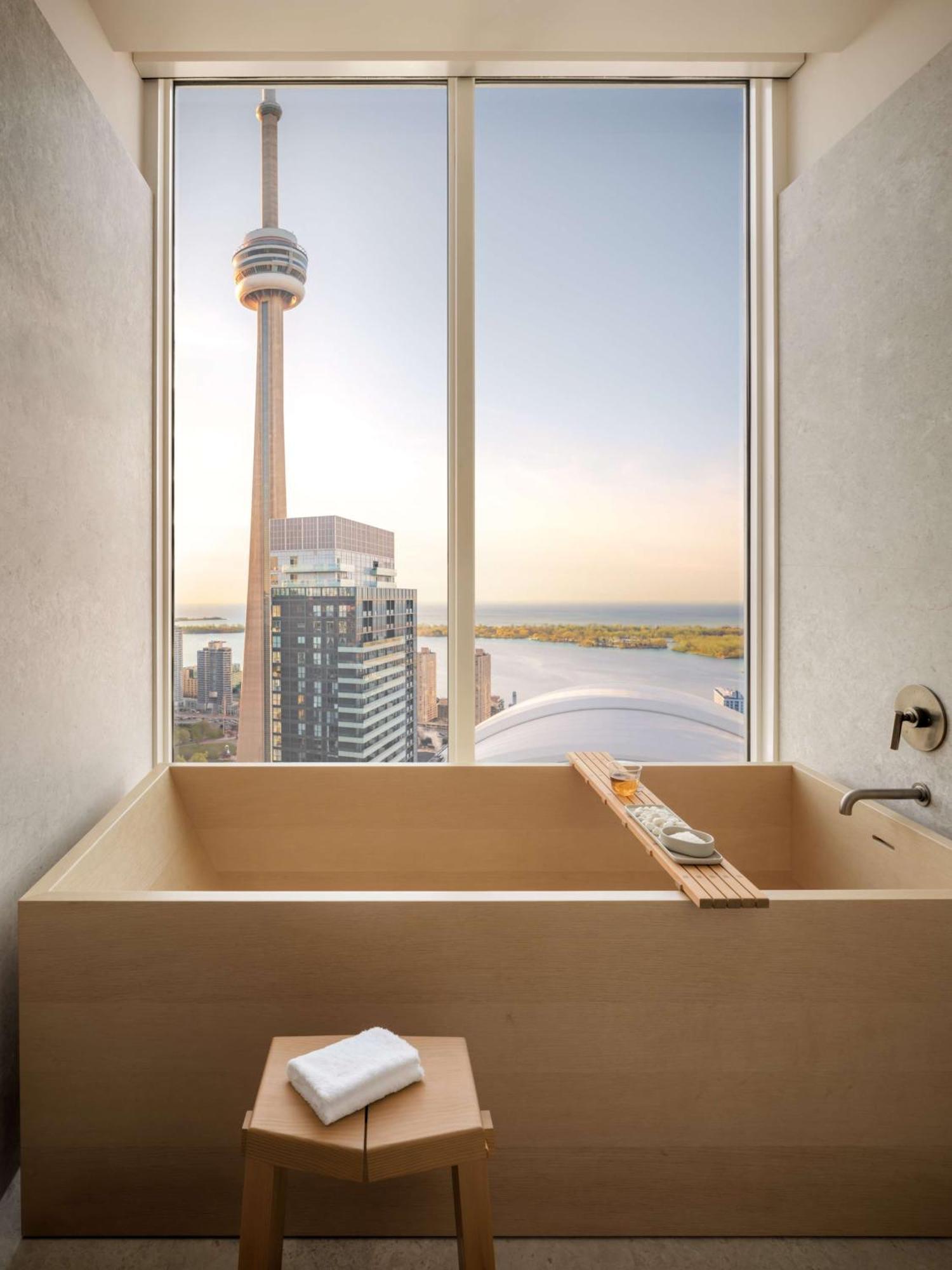 Nobu Hotel Торонто Экстерьер фото